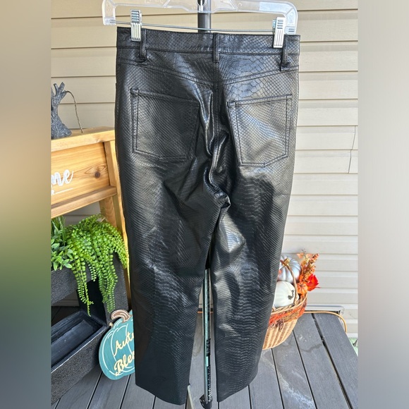 Aritzia Wilfred Melina Faux Croc black pants size 2 - Picture 6 of 9